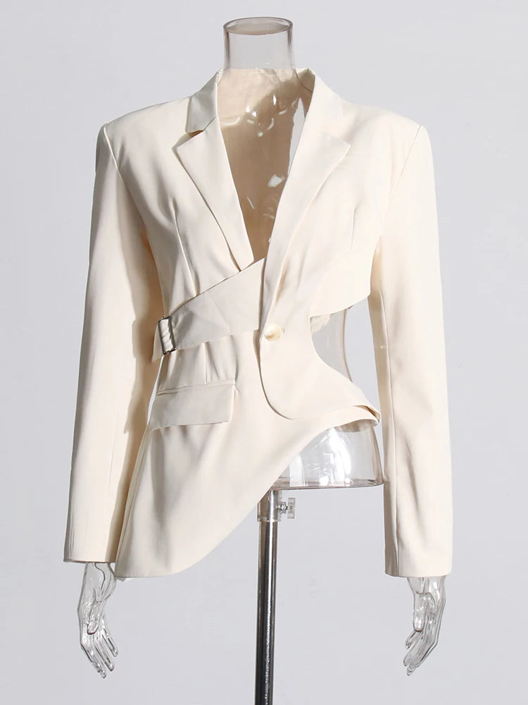 Beige Asymmetrical Blazer | Zalia Atelier | Street Style